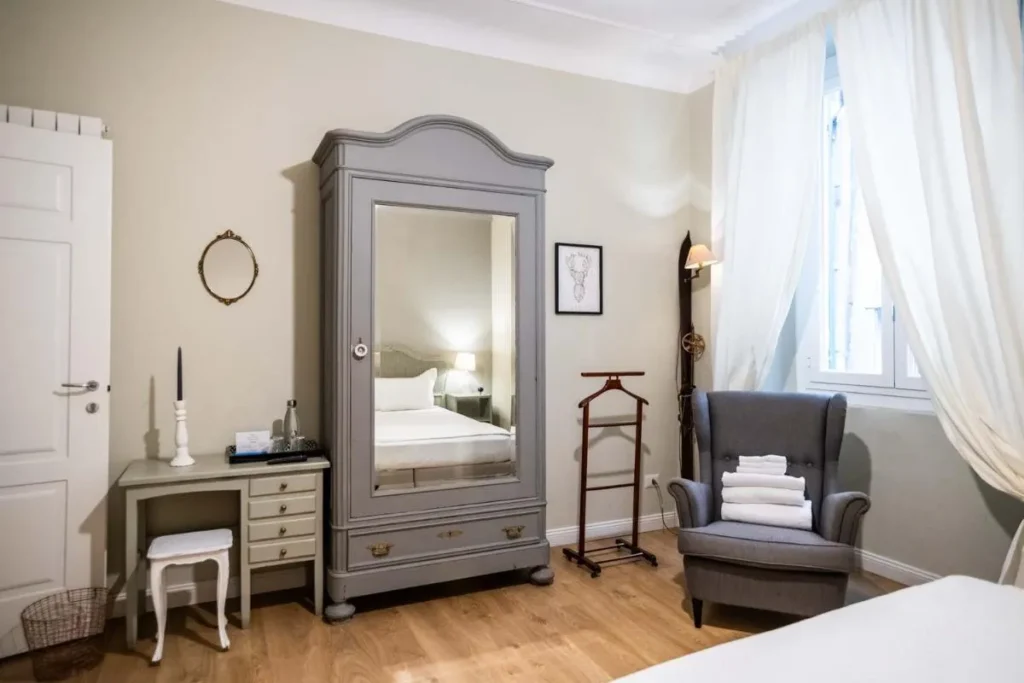 la piazzetta rooms b&b camera tripla genova selvaggia (10)